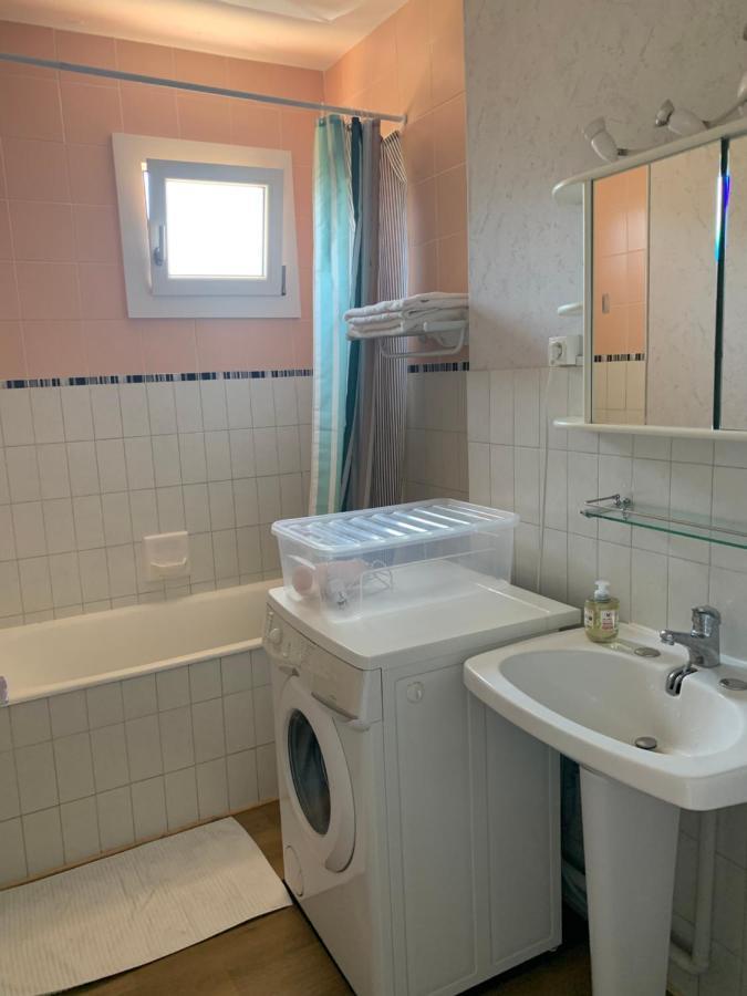 Appartement Au Plan D'Eau - Chez Laurence Эмбрён Экстерьер фото